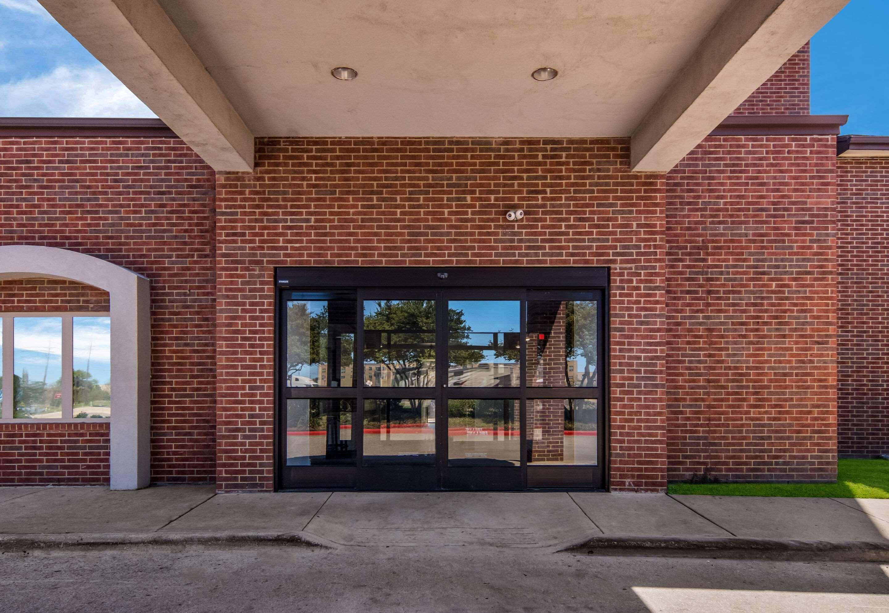 Quality Inn & Suites Richardson-Dallas Exterior photo