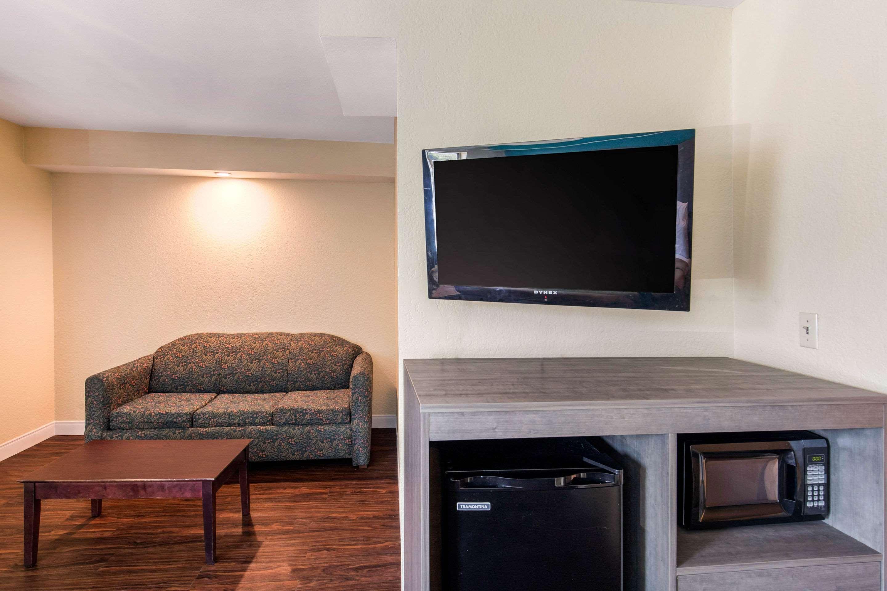 Quality Inn & Suites Richardson-Dallas Exterior photo