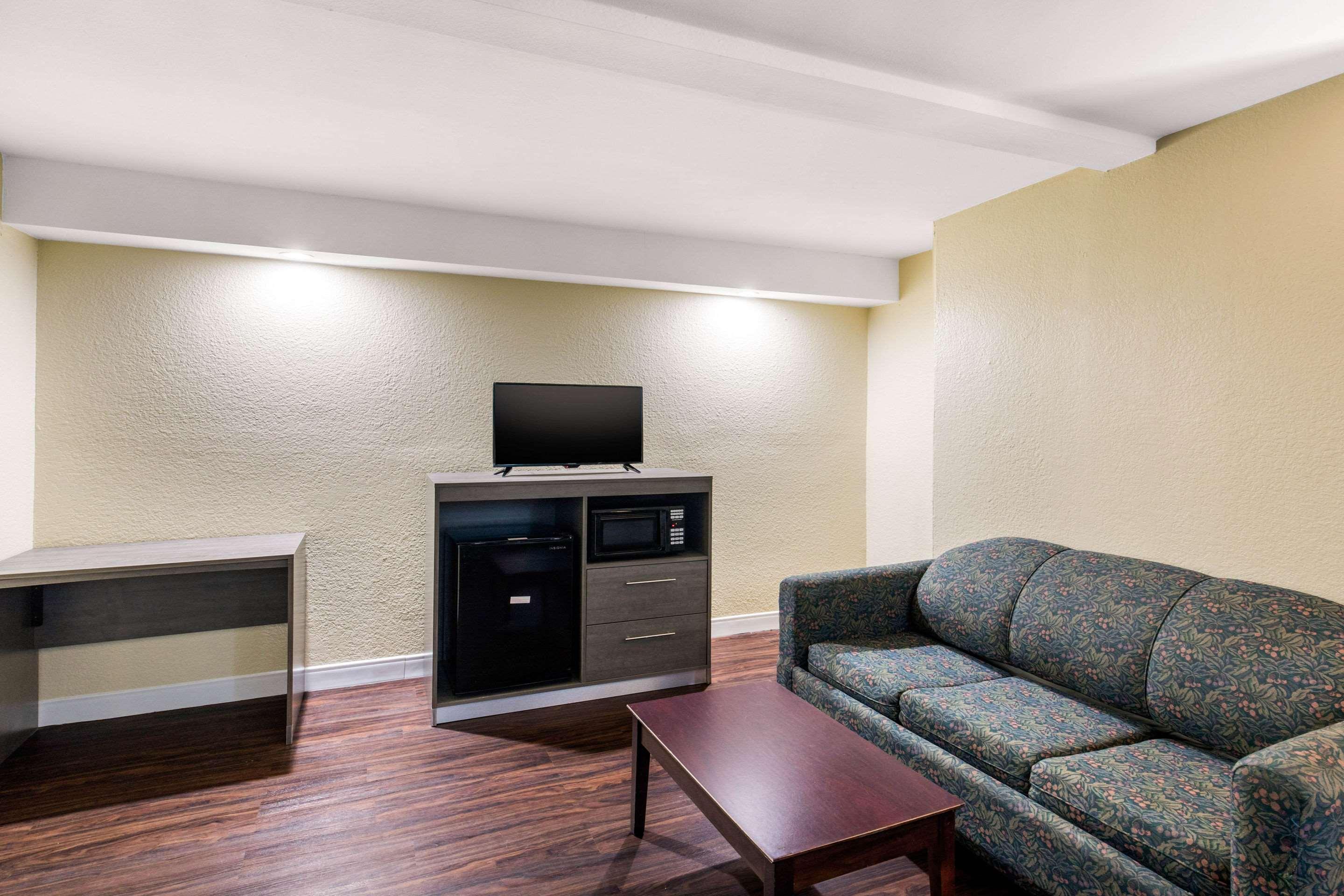 Quality Inn & Suites Richardson-Dallas Exterior photo